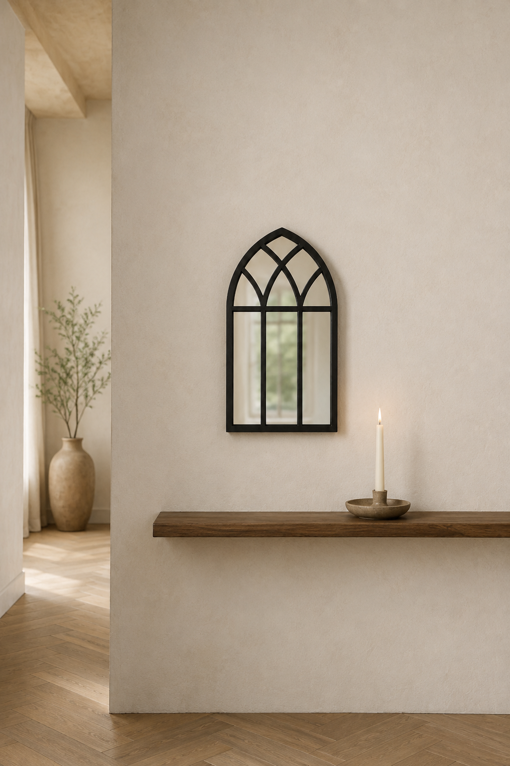 Petite fenêtre vitrail noire 17,5×30 cm avec une bougie pour comparaison d'échelle