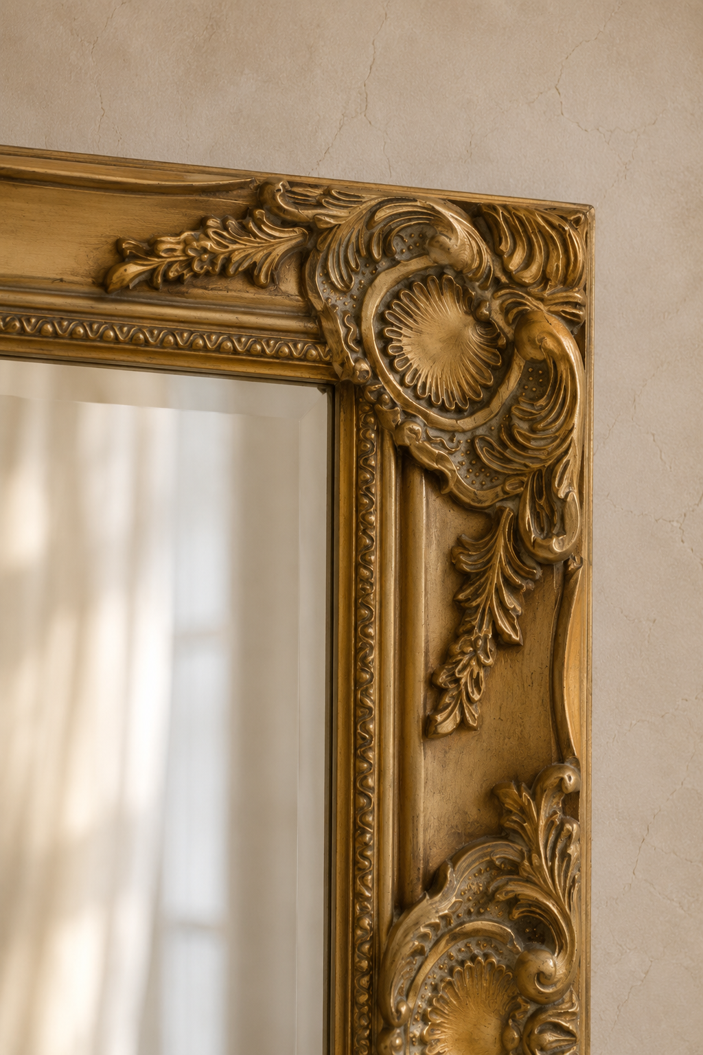 Cadre baroque doré, horizontal 100×50 cm. Détail du cadre en gros plan.