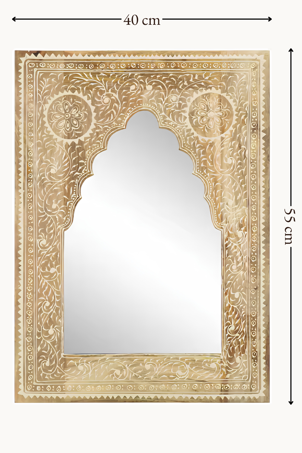 Miroir arche mauresque, bois de manguier peint main 40 x 55 cm, Peinte à la main, motif floral gravé. Installé dans un intérieur habité.