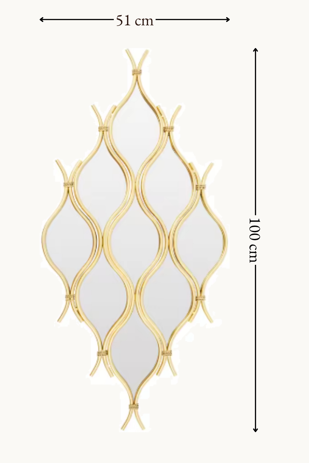 Grille ondulée, doré 100×51 cm. Installé dans un intérieur habité.