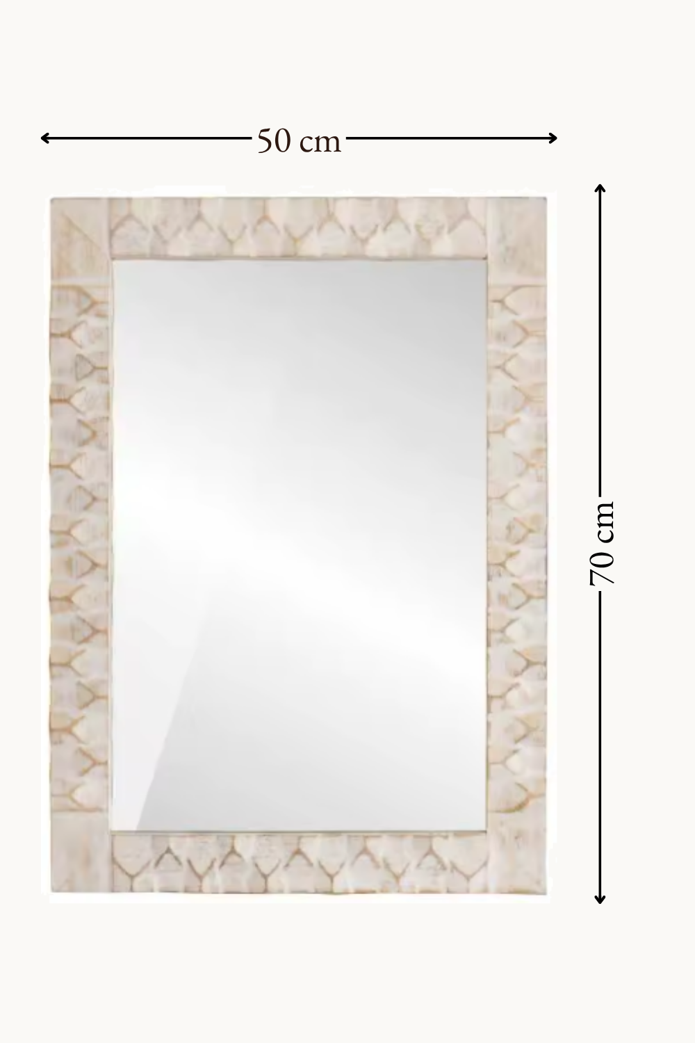 Miroir rectangulaire bois blanc lavé 50×70 cm, Bois blanc lavé, motif de losanges sculptés. Photo 8 sur 8.