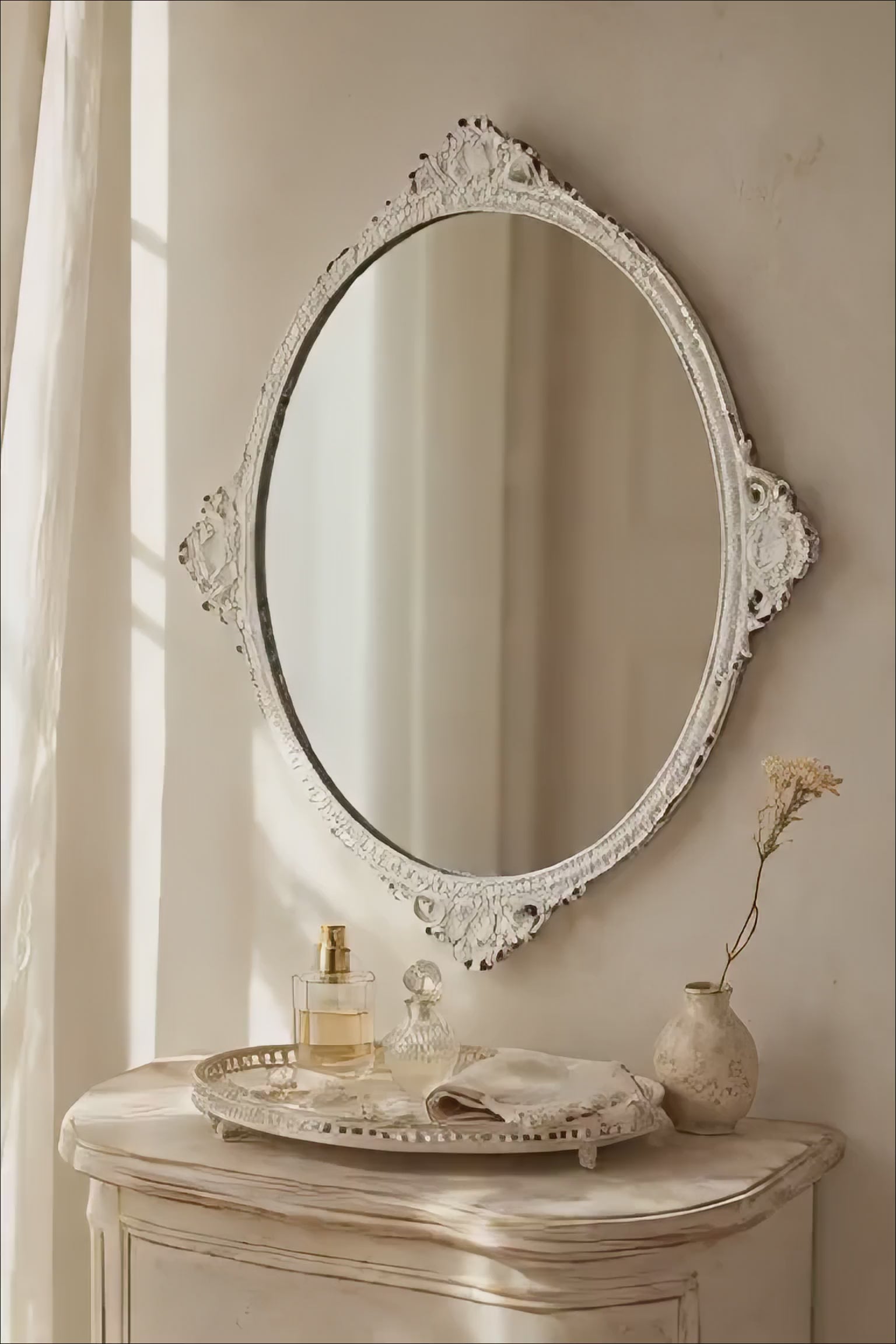 Ovale baroque · blanc vieilli 25×30 cm